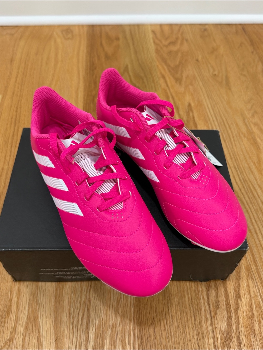 Adidas Women’s Hot Pink soccer cleats size 6